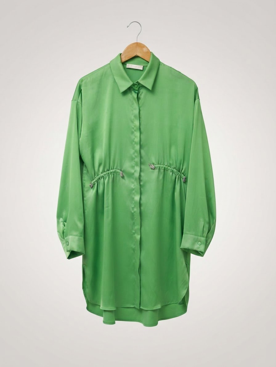 💥💥💥 Sublime chemise vert pistache à détails cristal 💥💥💥
