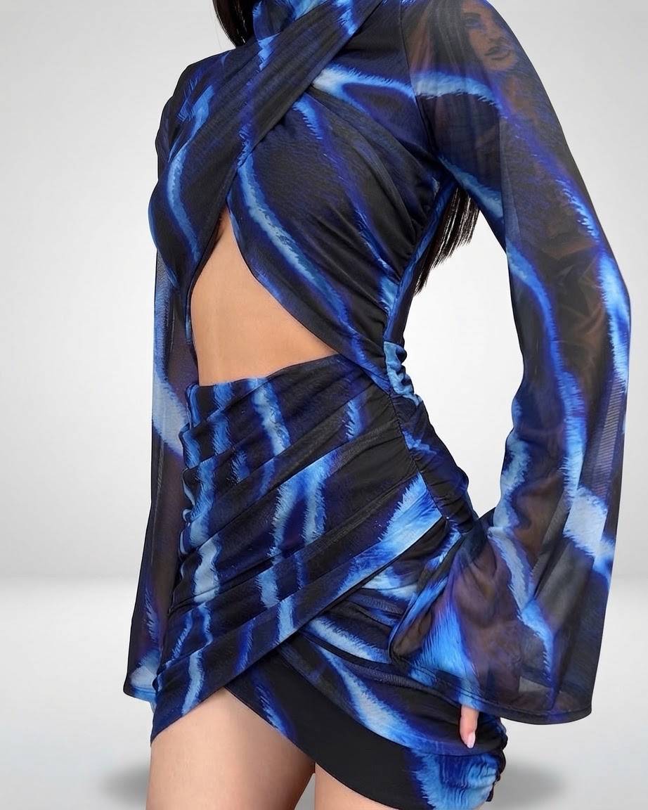  Robe PrettyLittleThing bleu & noir – imprimé abstrait