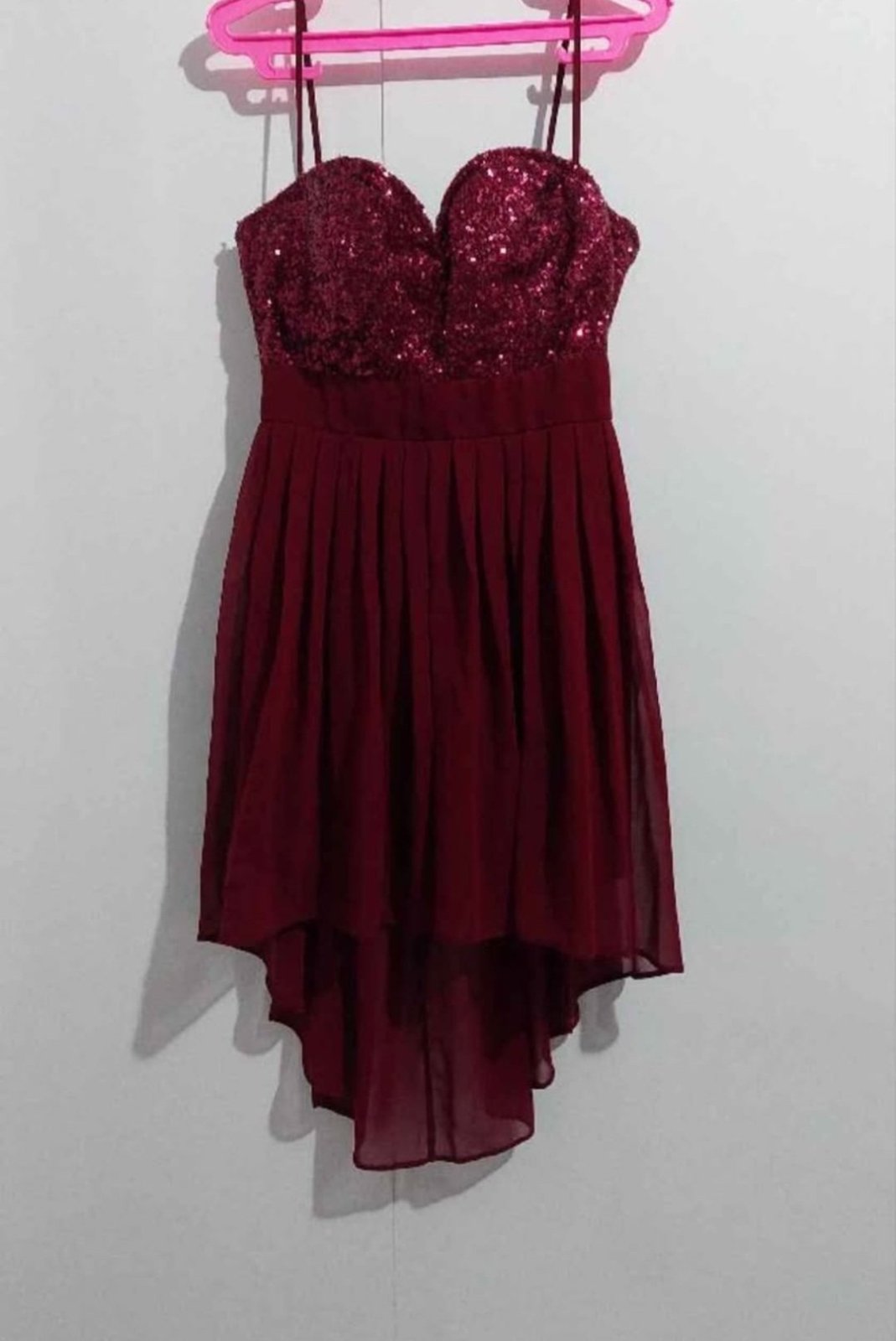 Robe rouge comme neuf