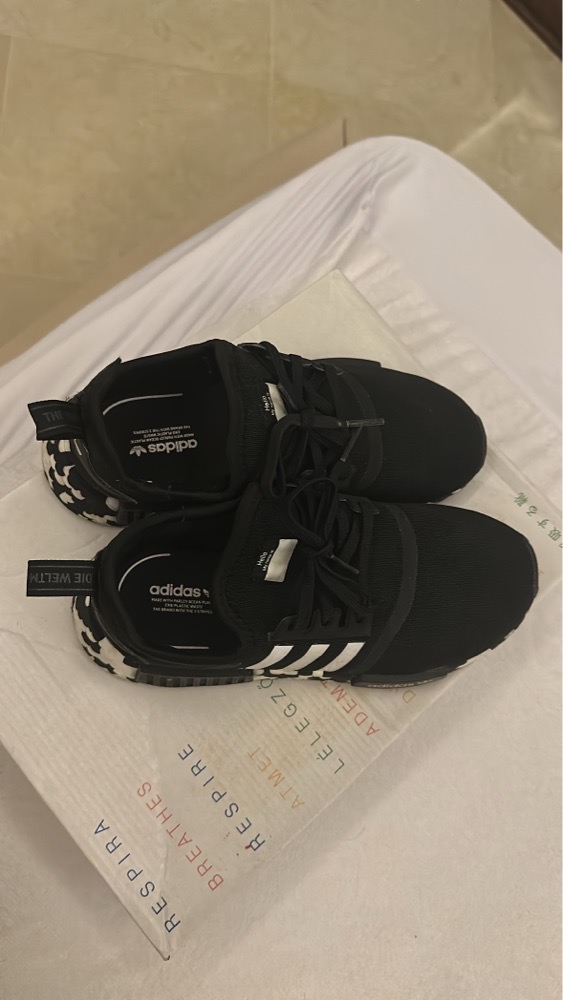 Baskets adidas authentiques pointure 35