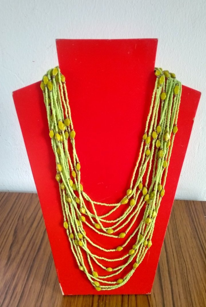 Collier en perles de rocailles 