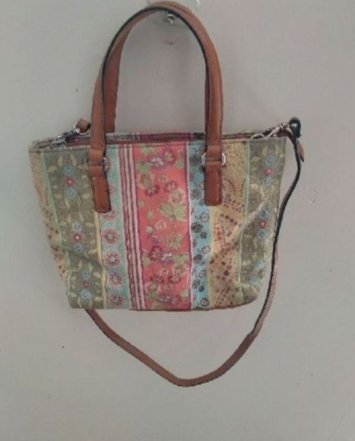 Sac à main avec bandoulière 