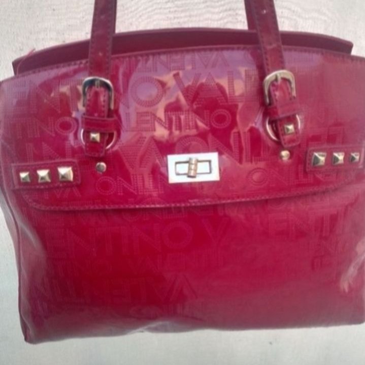 Sac vernis rouge Valentino