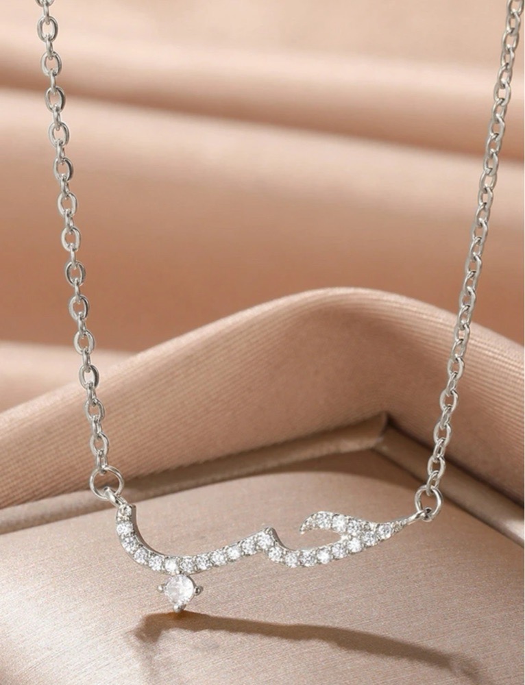 collier avec pendentif