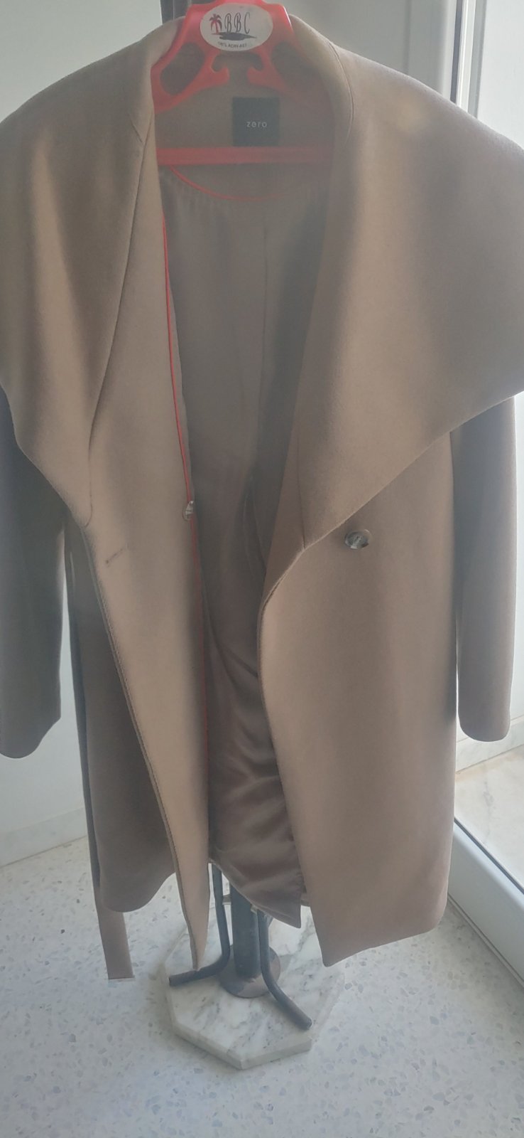 Manteau long de la marque Zero, acheté en Allemagne à Freiburg. 