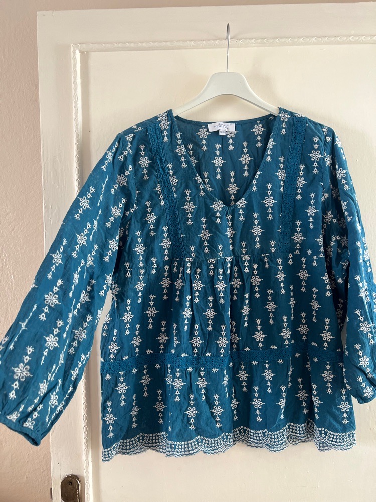 Chemise broderie bleu et blanc 