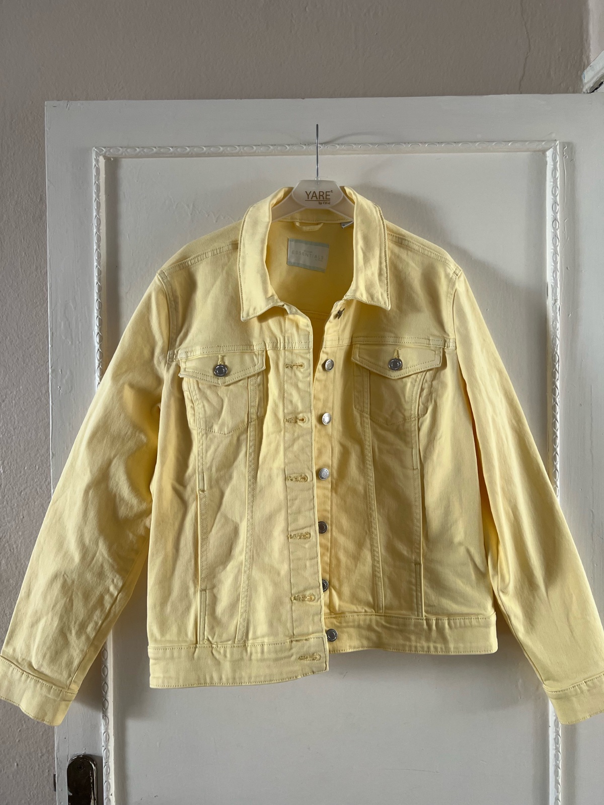 Veste jaune pastel 