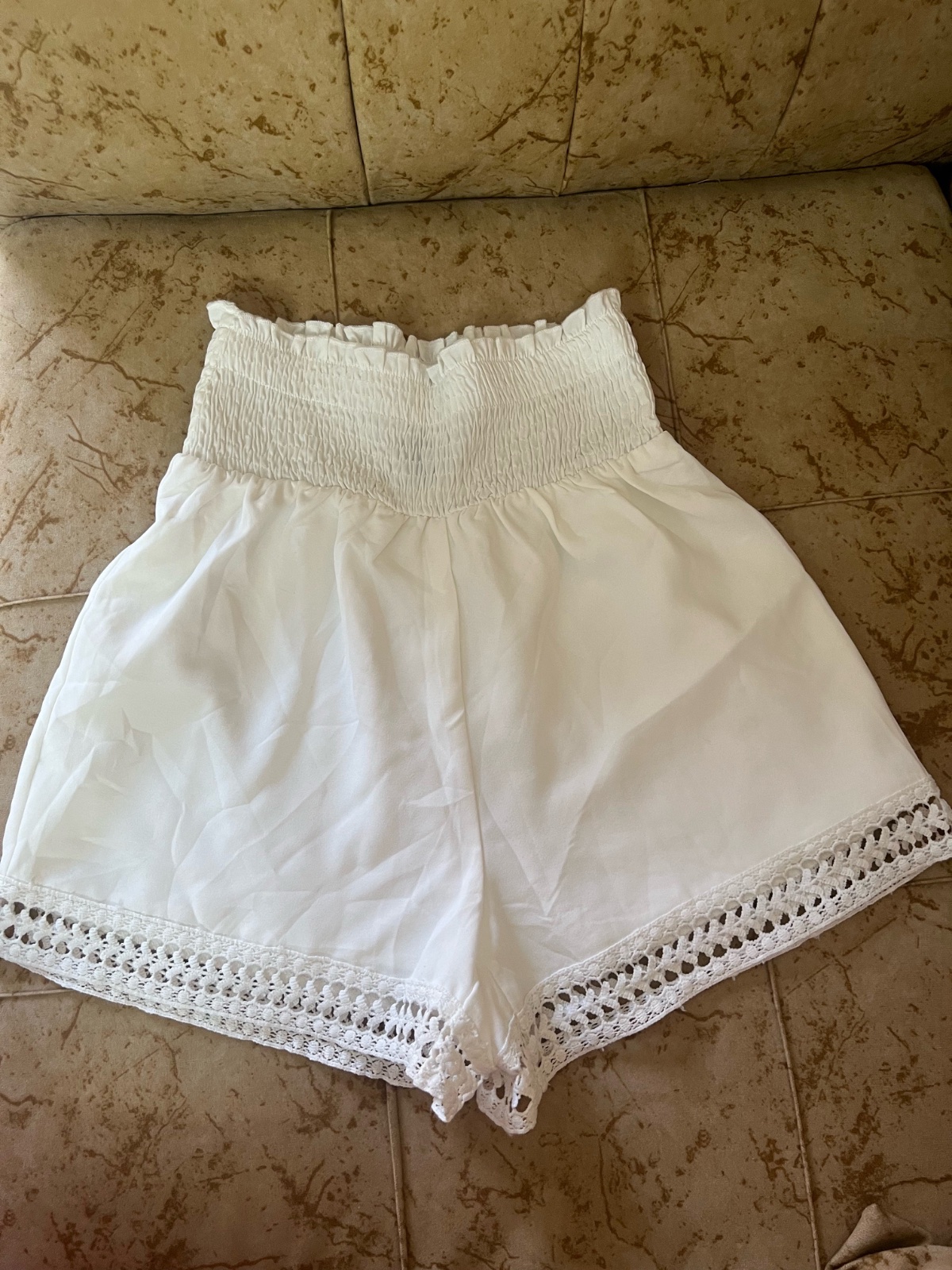 Short blanc taille haute avec dentelle shein 