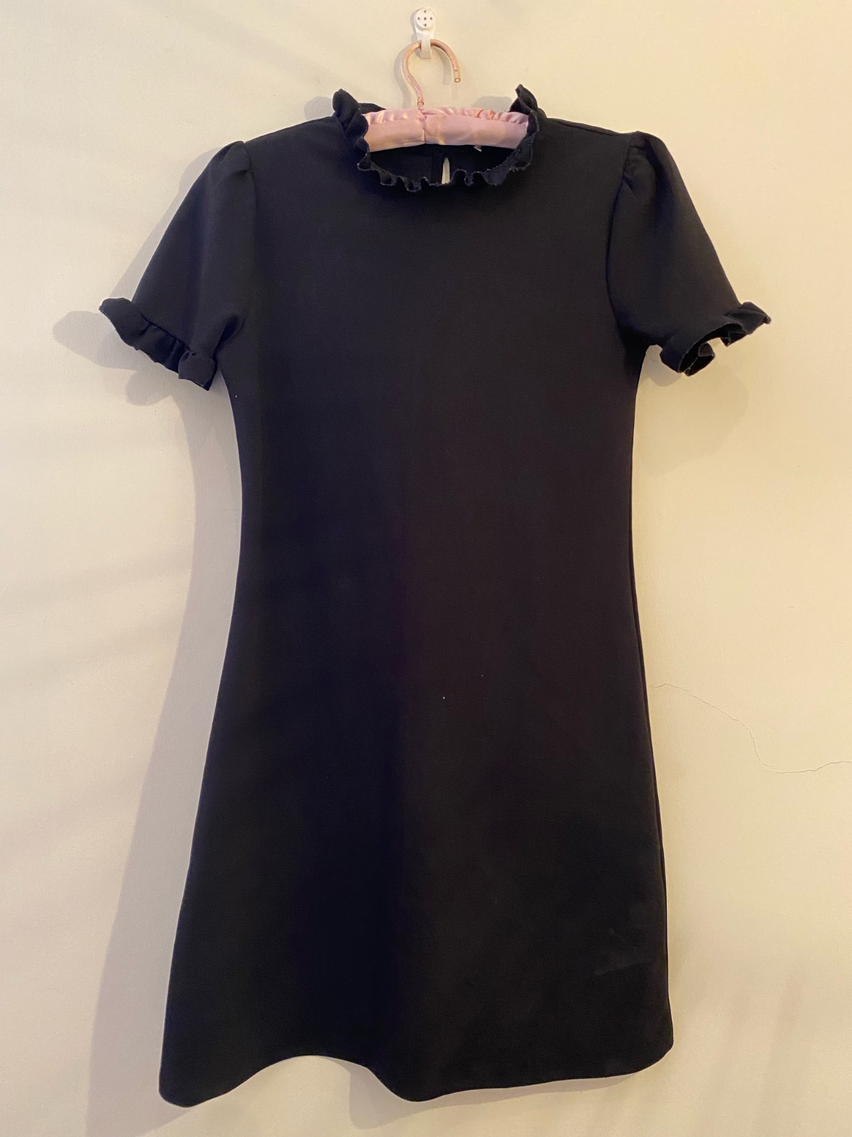 Robe noire col montant volants Koton 🖤