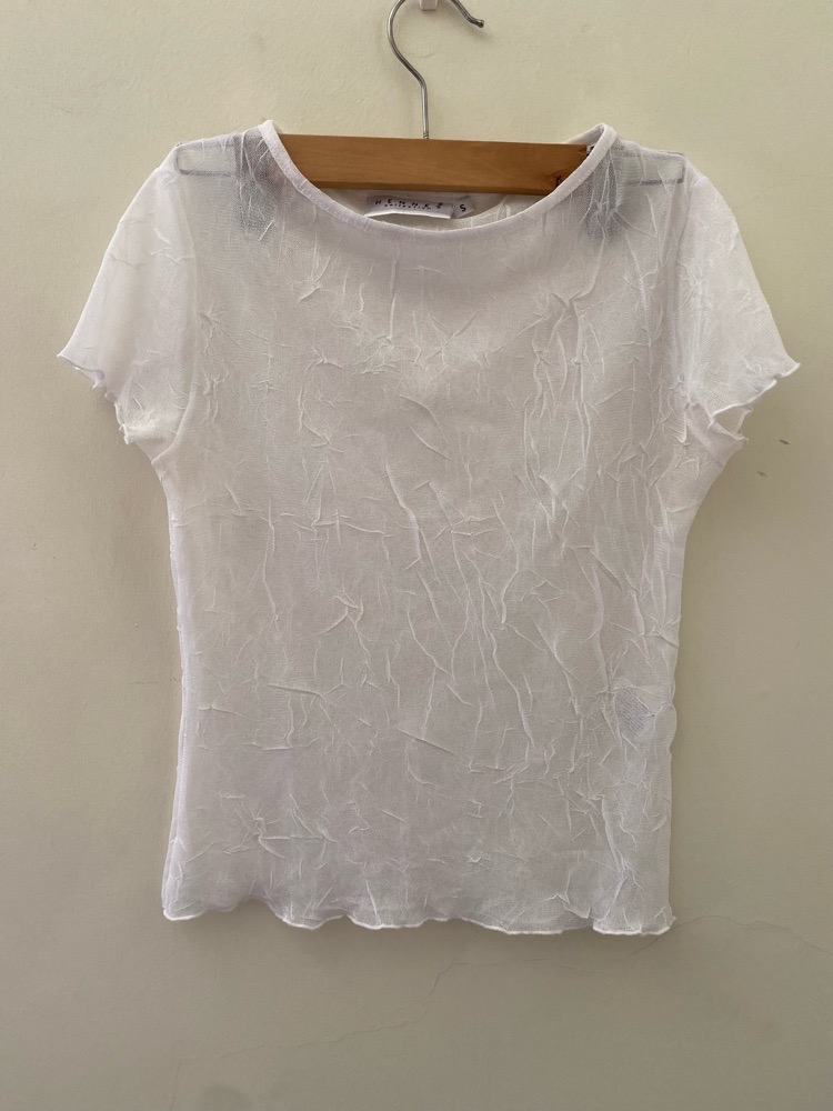 Pull blanc transparent
