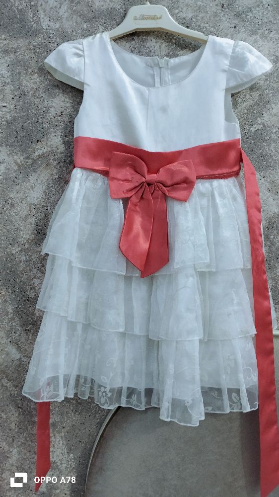Robe blanc 3.4ans