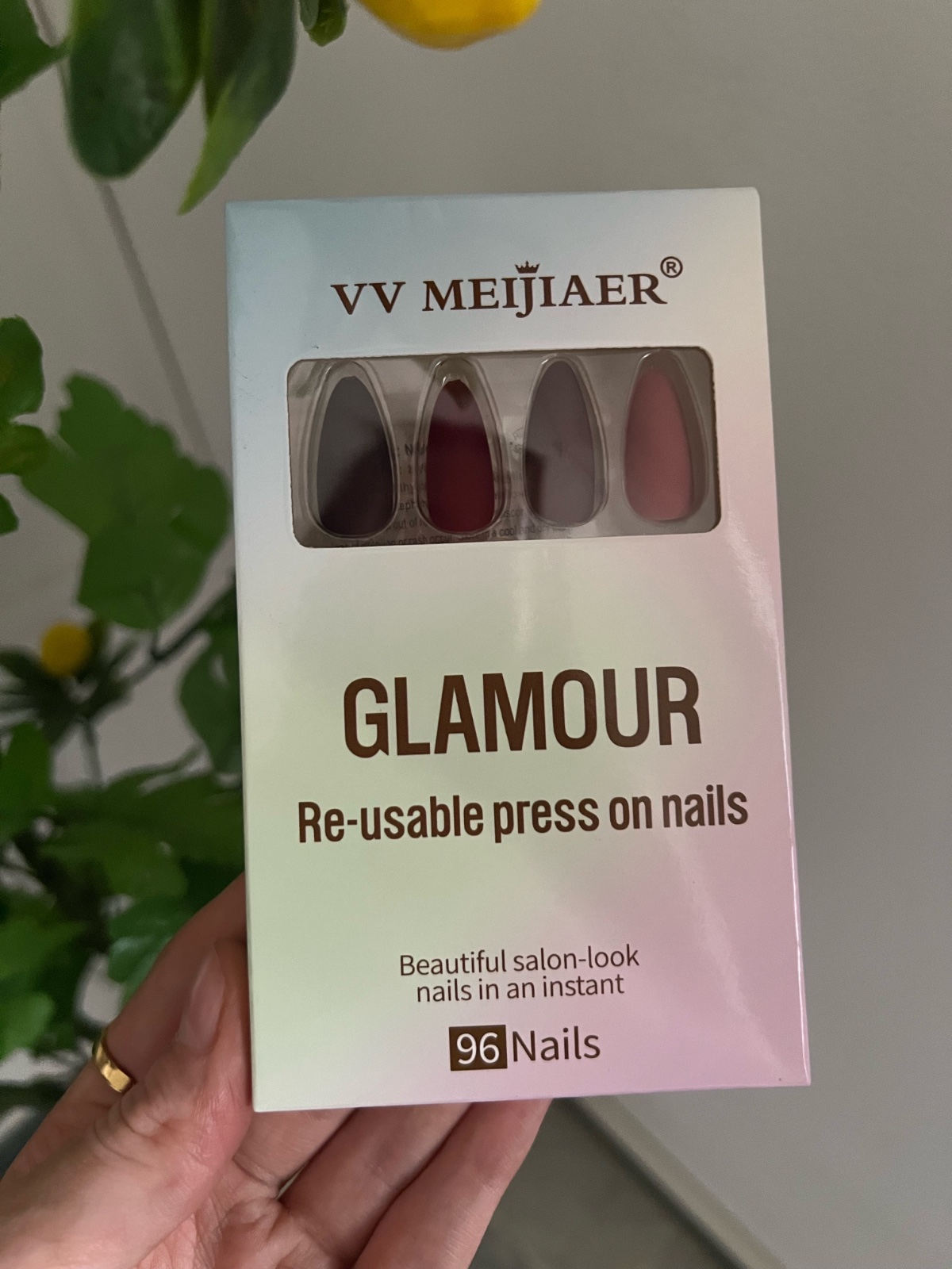 Press on nails 