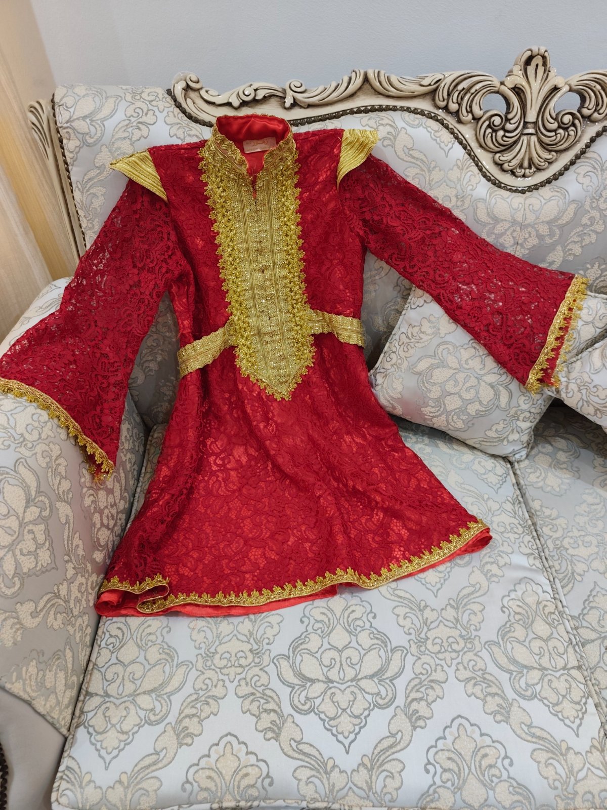 Magnifique robe traditionnelle rouge