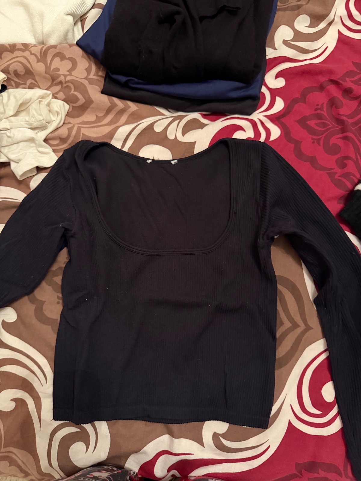 Pull noir