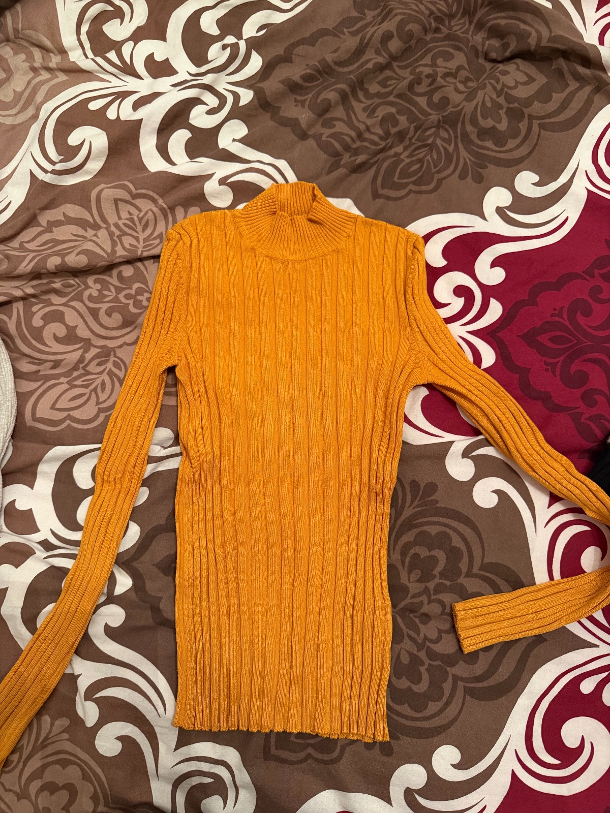 Pull jaune