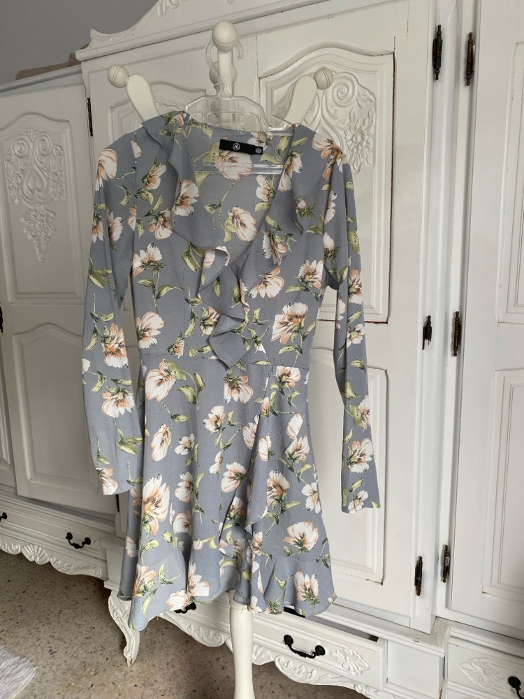 Robe gris fleurie 