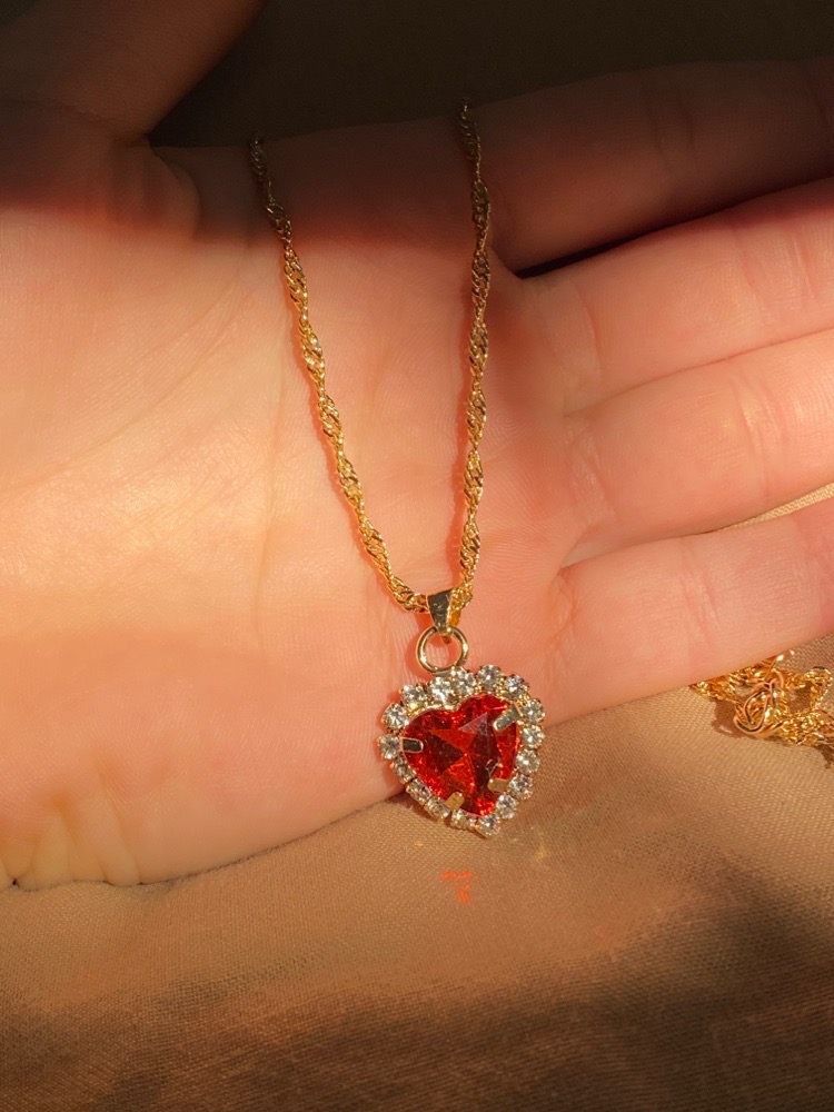 Collier cœur en rouge Shein