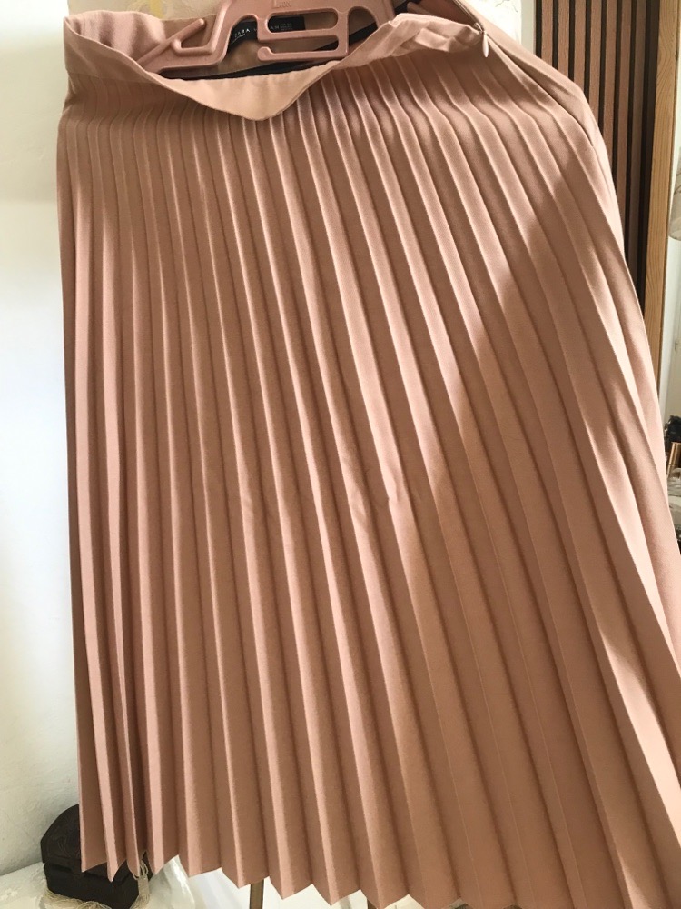 Jupe plissé rose de la marque zara