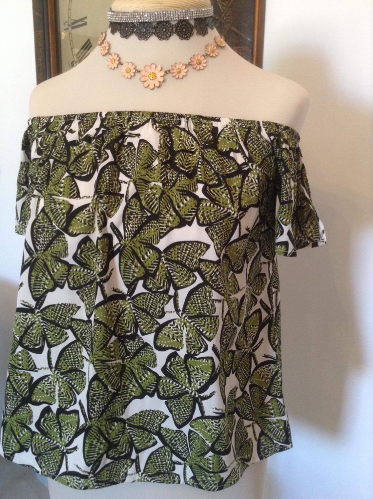chemise épaule dénudée