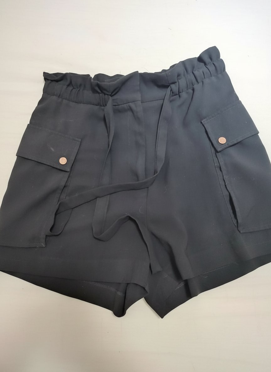 Short noir