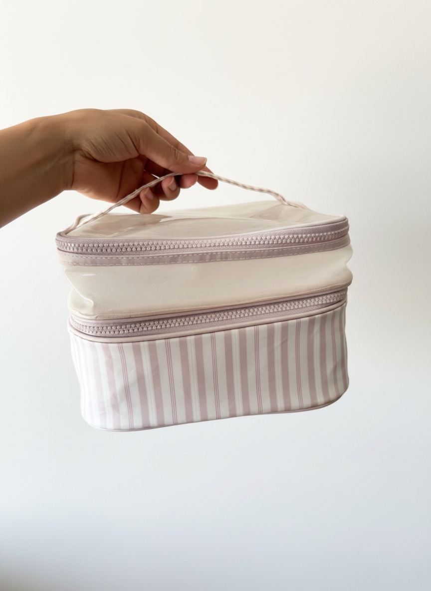 Pochette oysho de maquillage