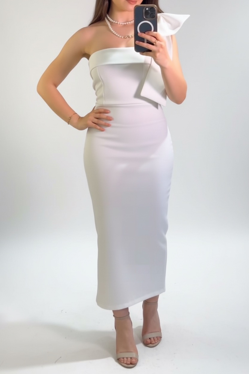Robe blanche porte une fois