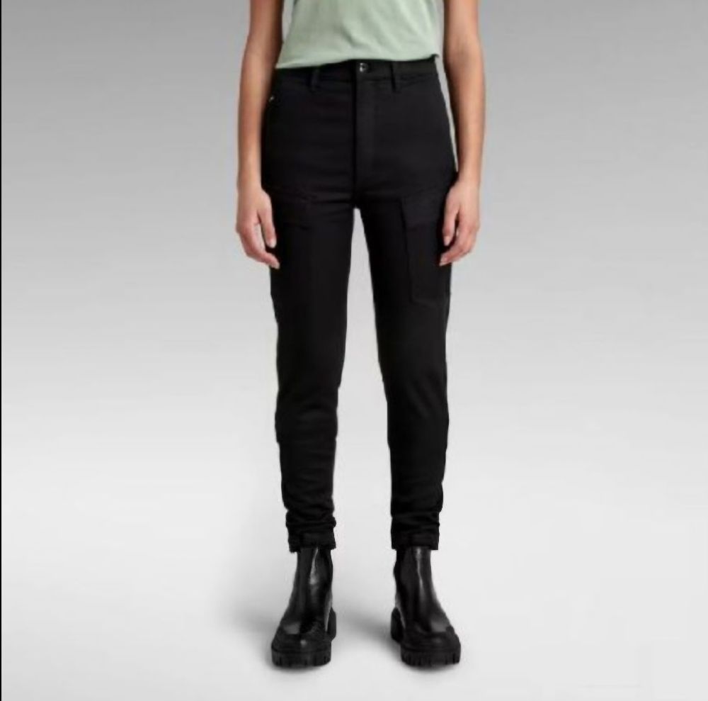 Jeans Slim Cargo Noir Avec Poches Zen