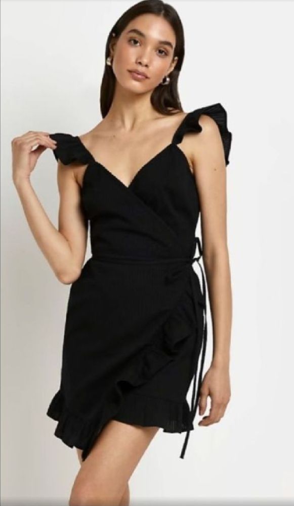 Petite Robe Noire Coquette Style Portefeuille 