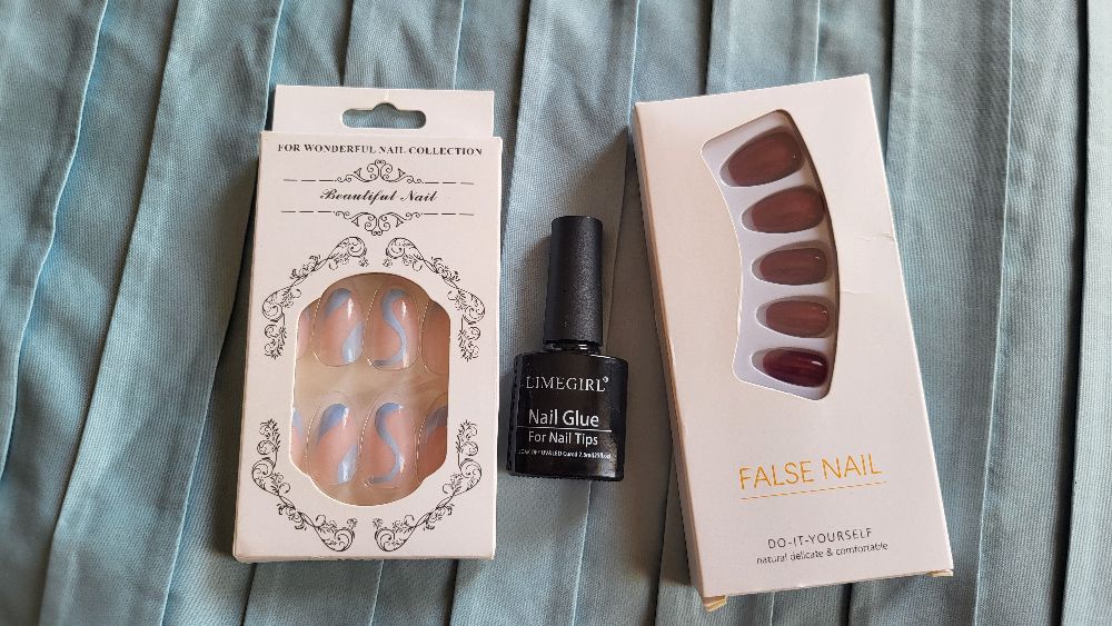Lot de Deux Set de Clip-on Nails Shein