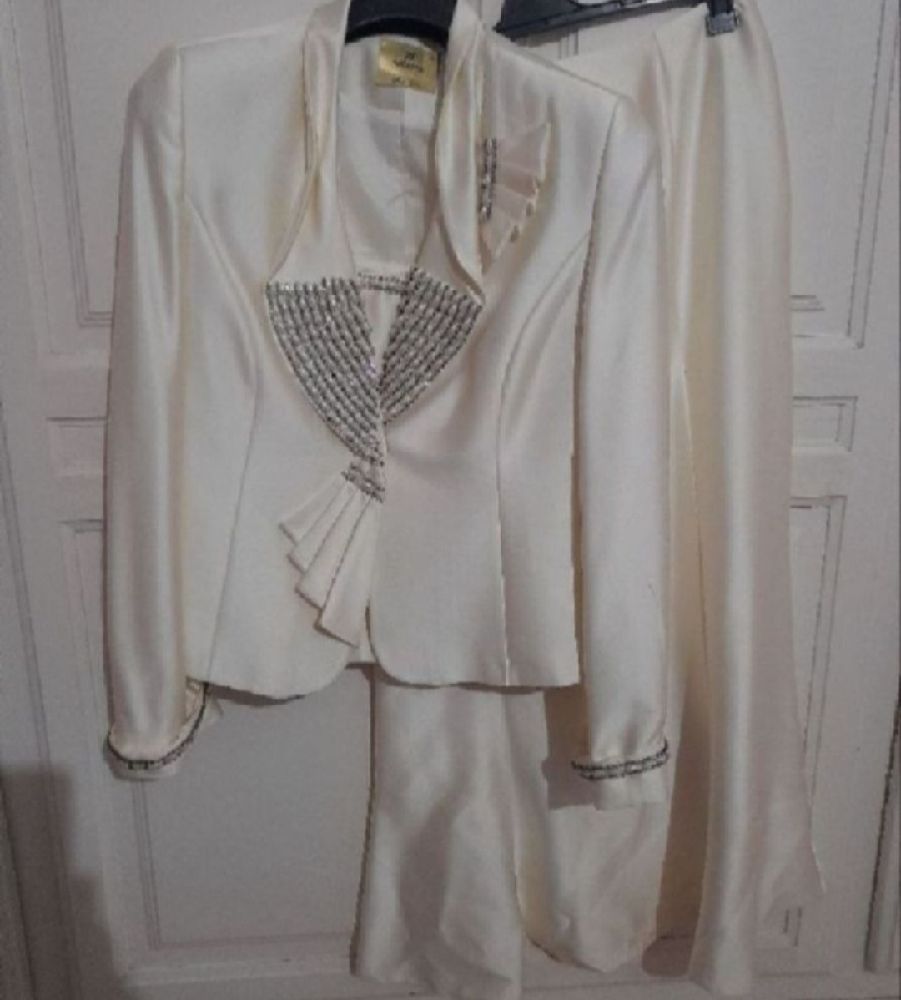 Ensemble Tailleur Chic 3 Pièces Satiné en Blanc