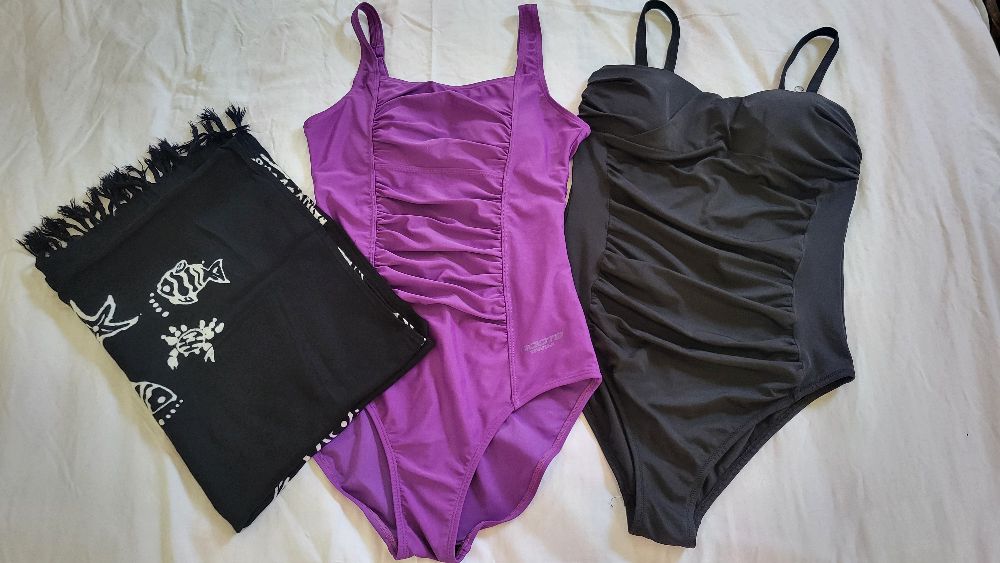 Lot de Deux Maillot de Bain avec Cache Offert