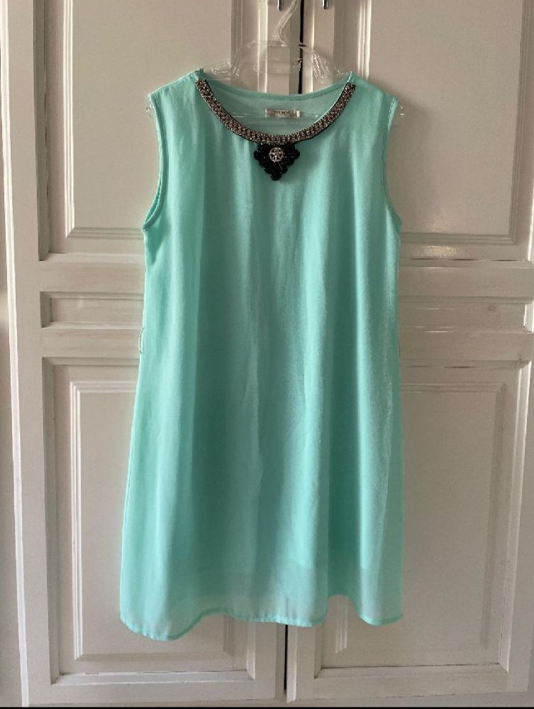 Robe Vert D'Eau avec Broche