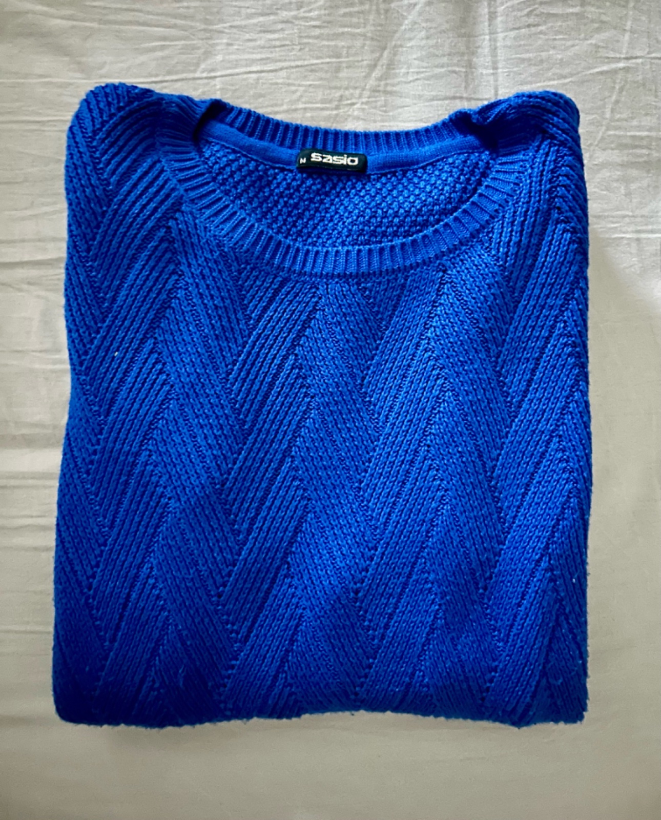 Pull bleu electrique en maille 