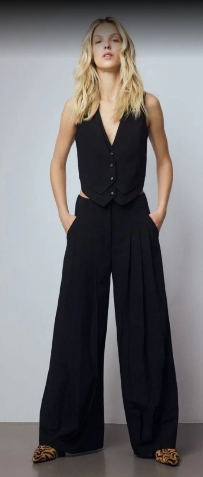 Lot de pantalon large reserved taille 42 et blazer avec doublure imprimé à l'intérieur taille 42 les deux avec étiquettes