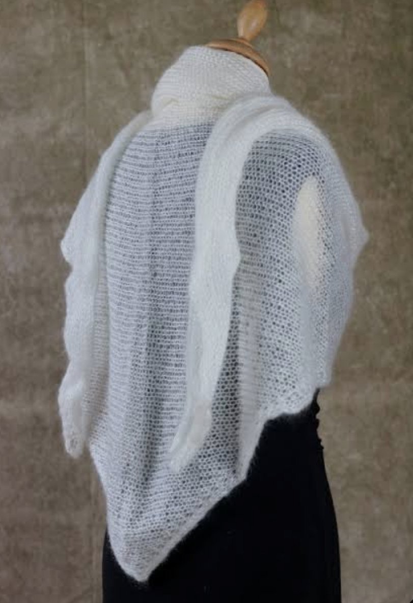 Sublime longue écharpe en mohair blanc cassé 