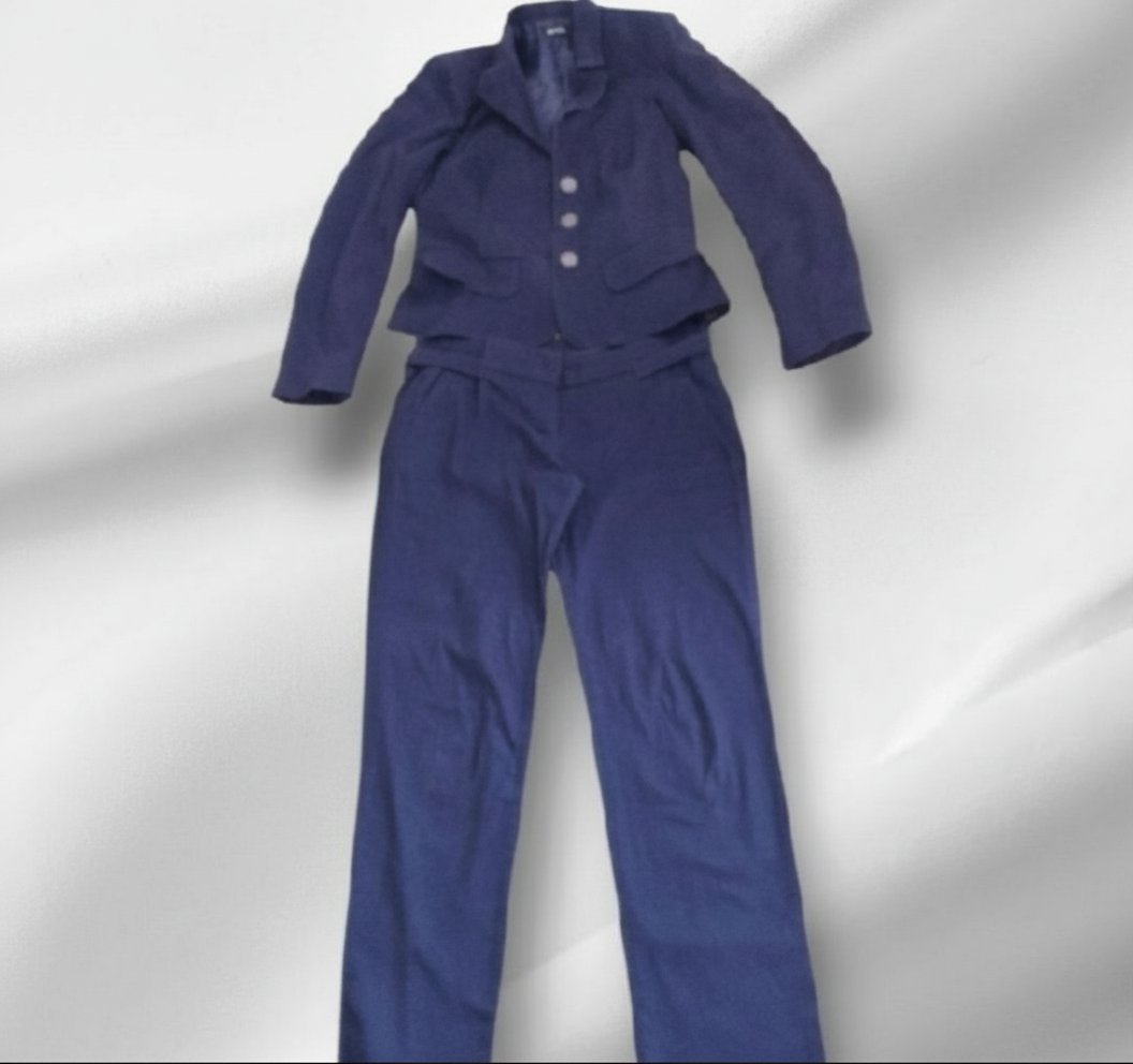 Set en velour porté très peu de fois comme neuf 
