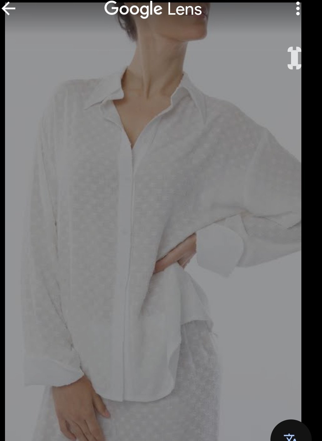 Chemise à manches longues, de couleur blanc cassé  avec un motif géométrique subtil et boutonné sur le devant GUESS
