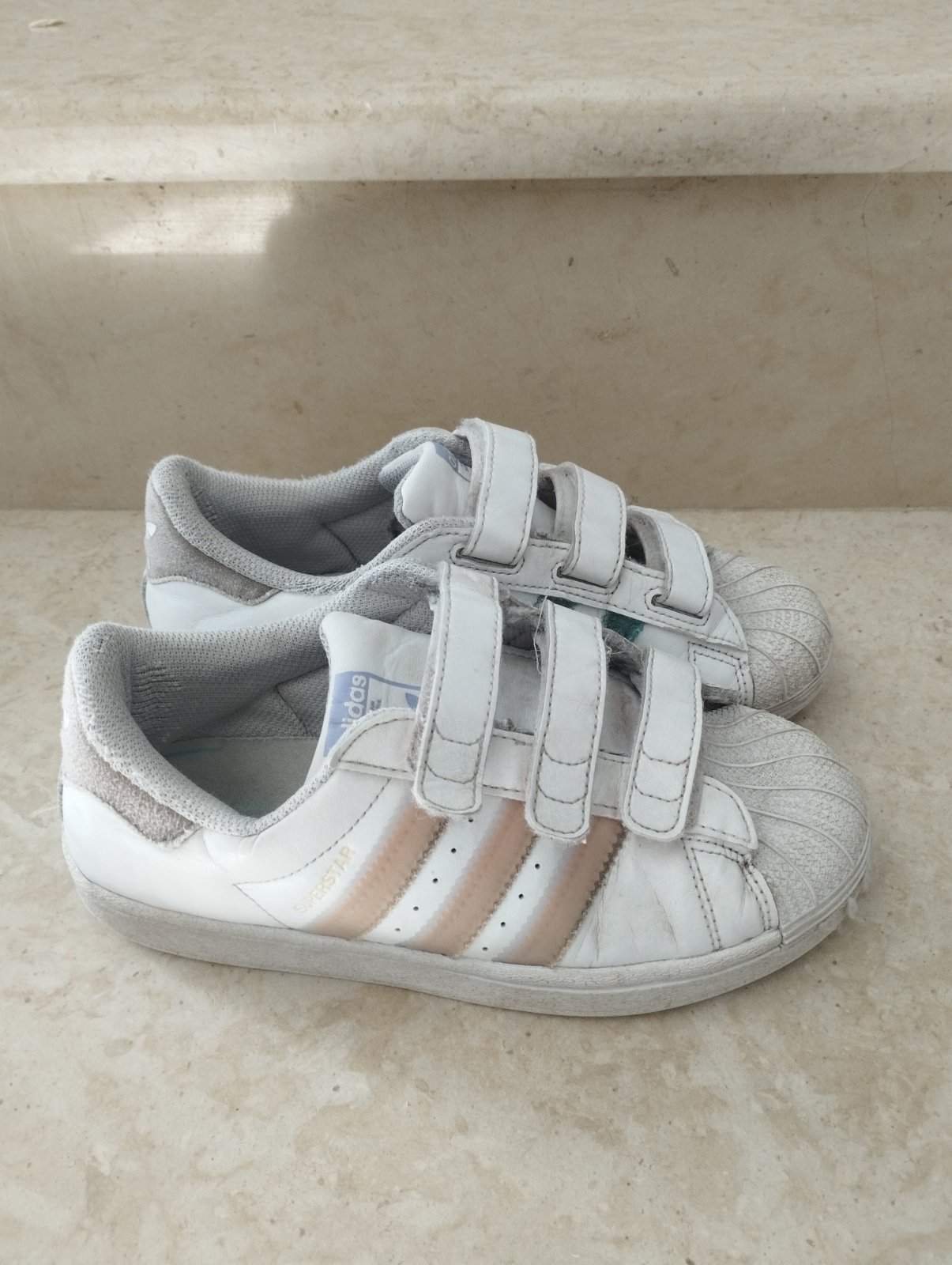 Baskets Adidas mixte 