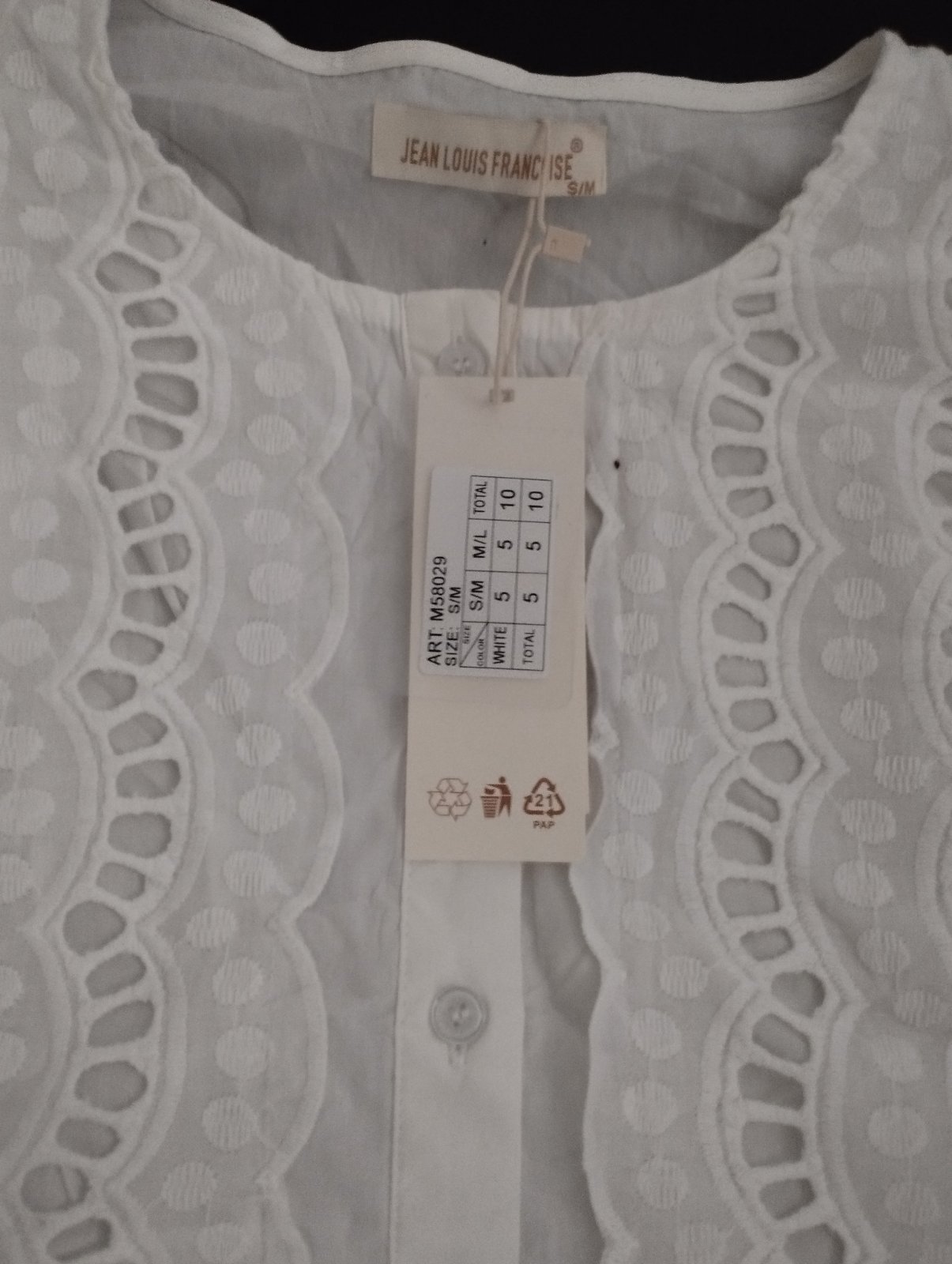 Chemise avec broderie anglaise