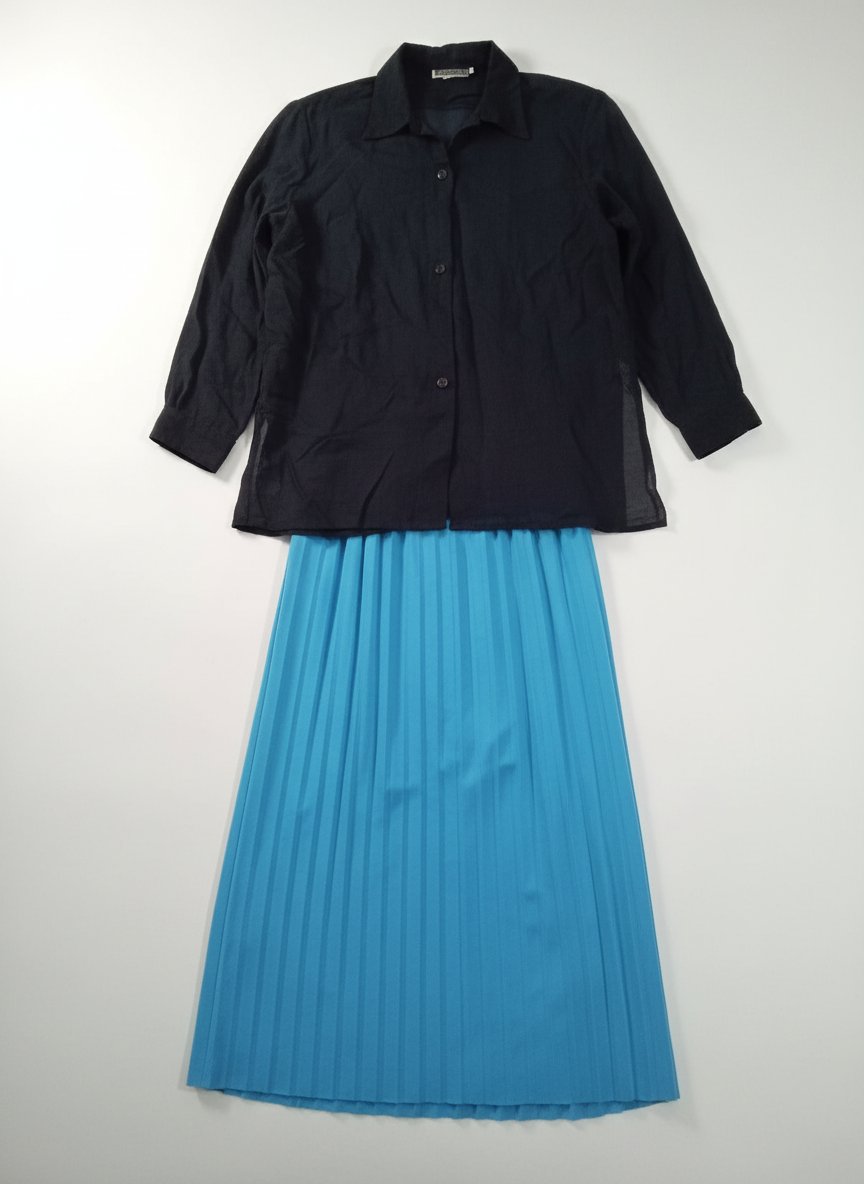 Set très sublime pantalon plissé très large et chemise toute neuve en tissu transparent très élégant 