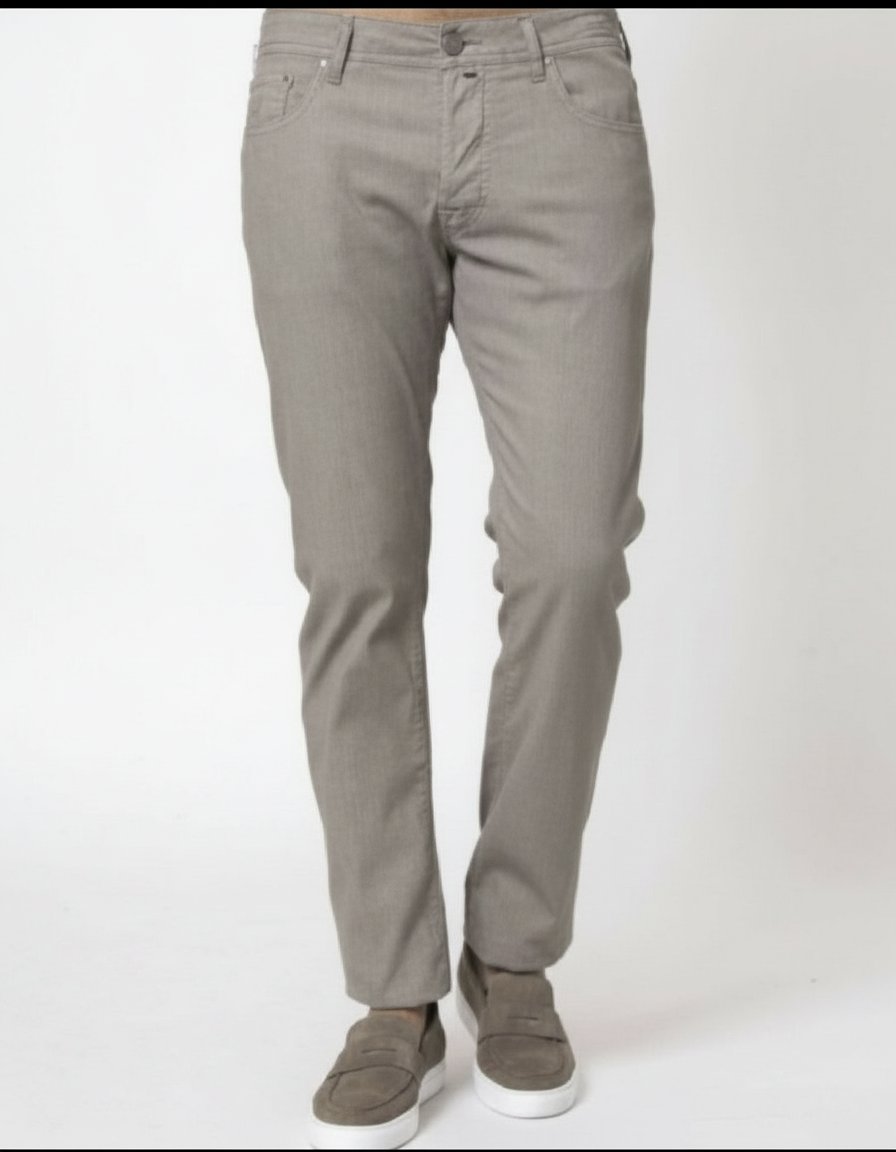 Pantalon slim neuf avec étiquette made in italy