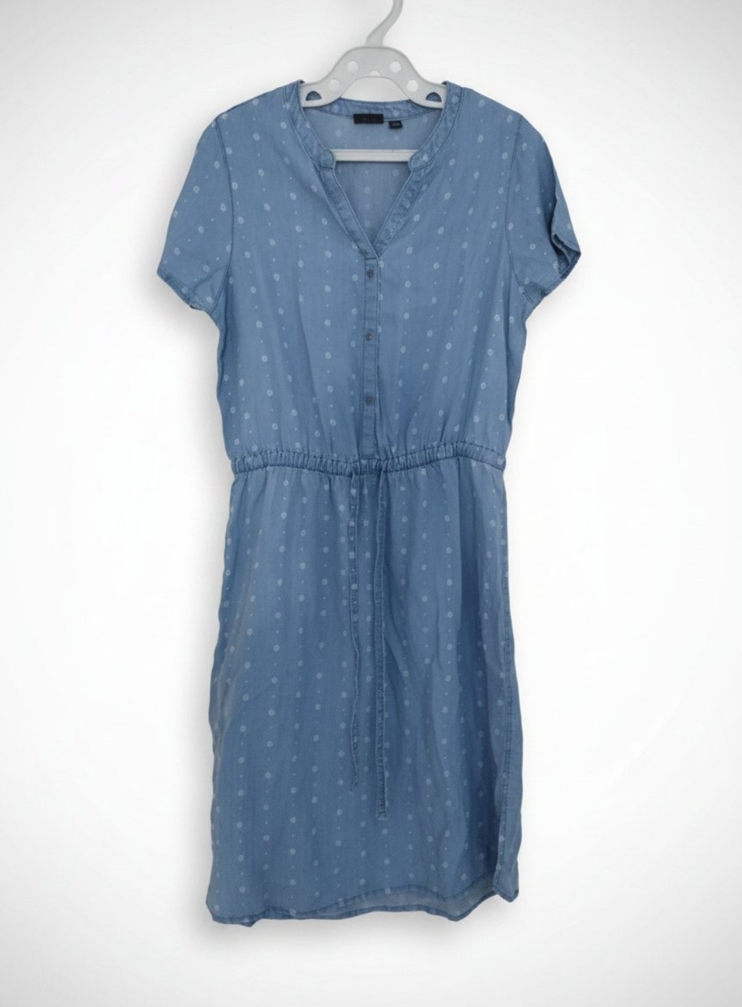 Très jolie robe en jeans léger et imprimé 