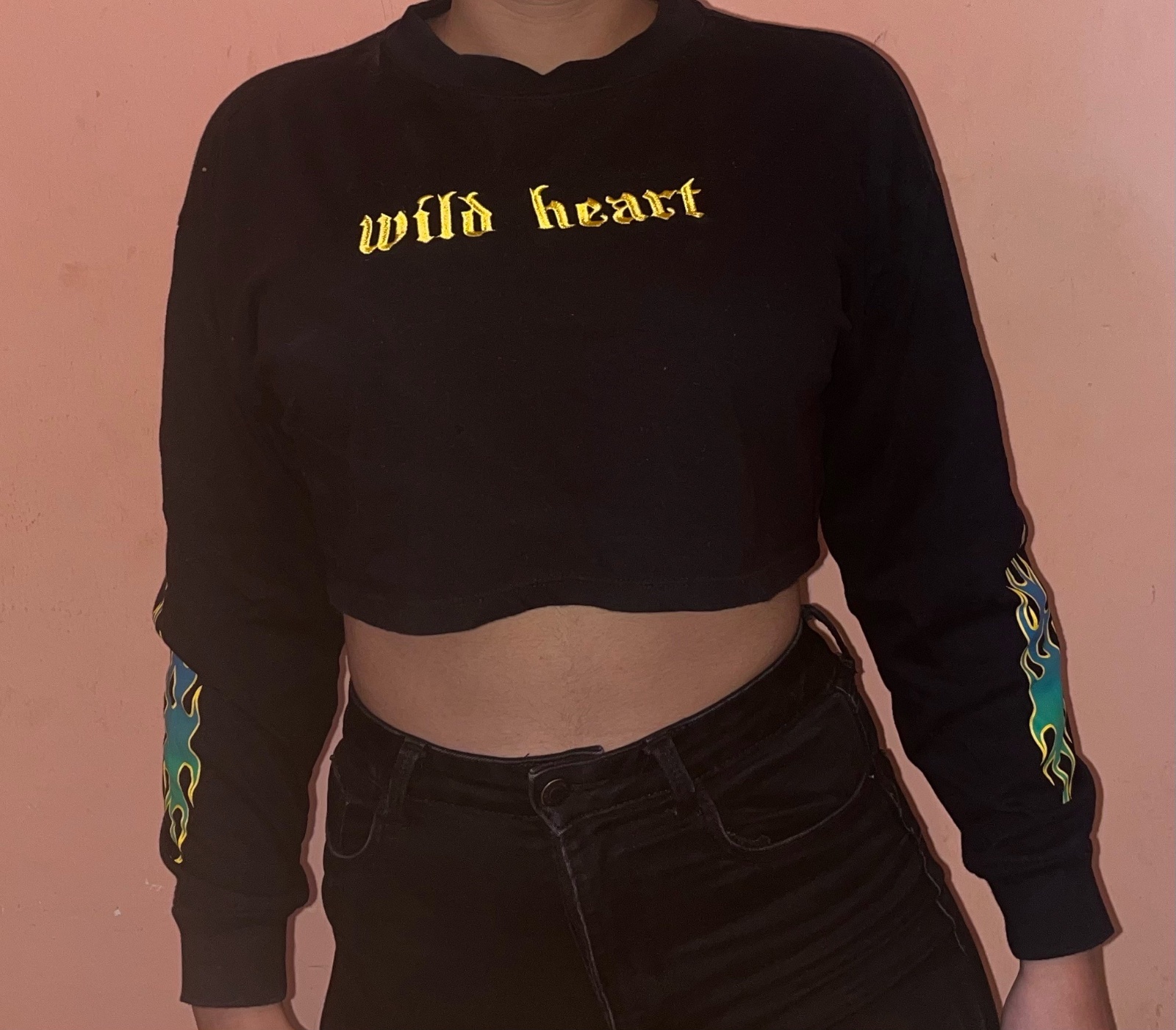 Crop top noir “Wild Heart” – style tendance