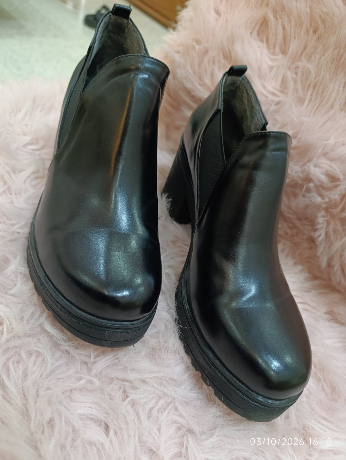 Bottines basses simili-cuir Noir de la marque COSMOS