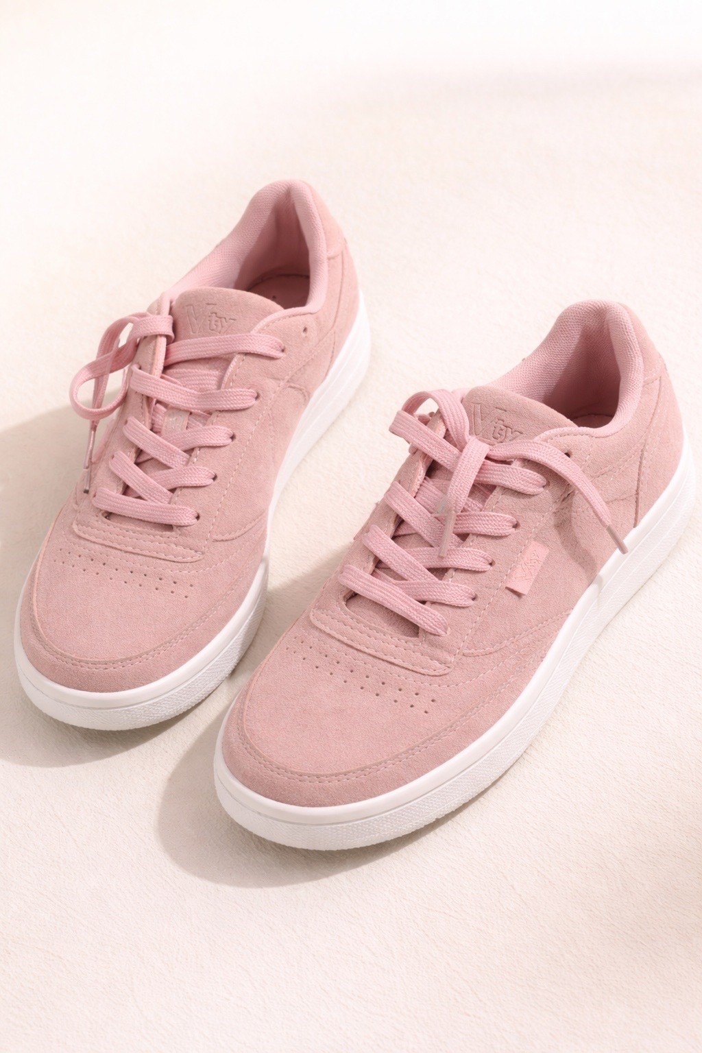 Sneakers neuf فرصة ‼️🎁🎁🎉🎉