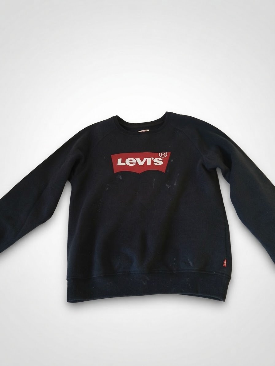 Pull noir levis