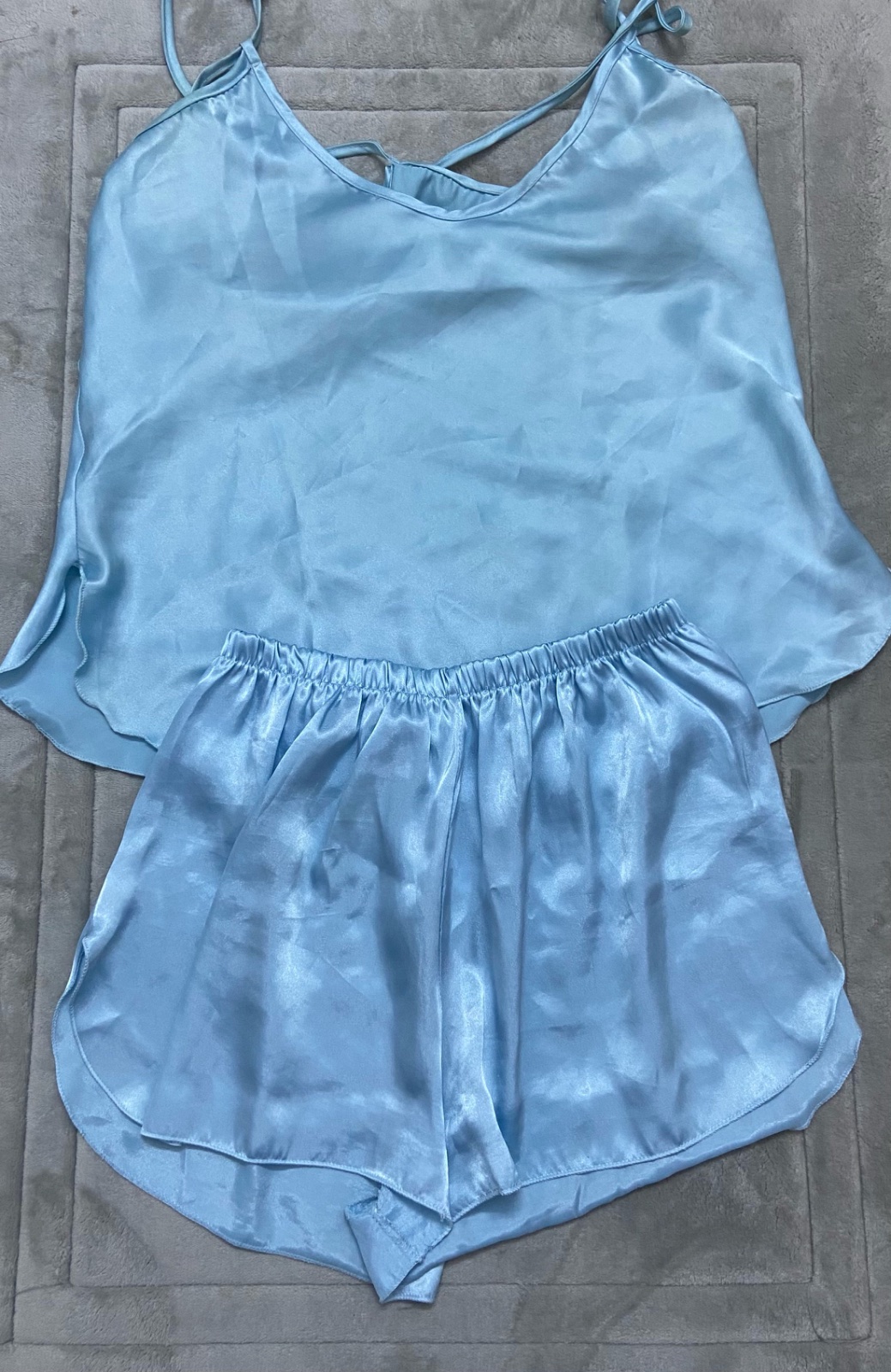 Pyjama satiné maktouba taille XL mais t'abes M /L