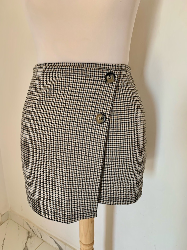 Coquette mini jupe pied de poule 