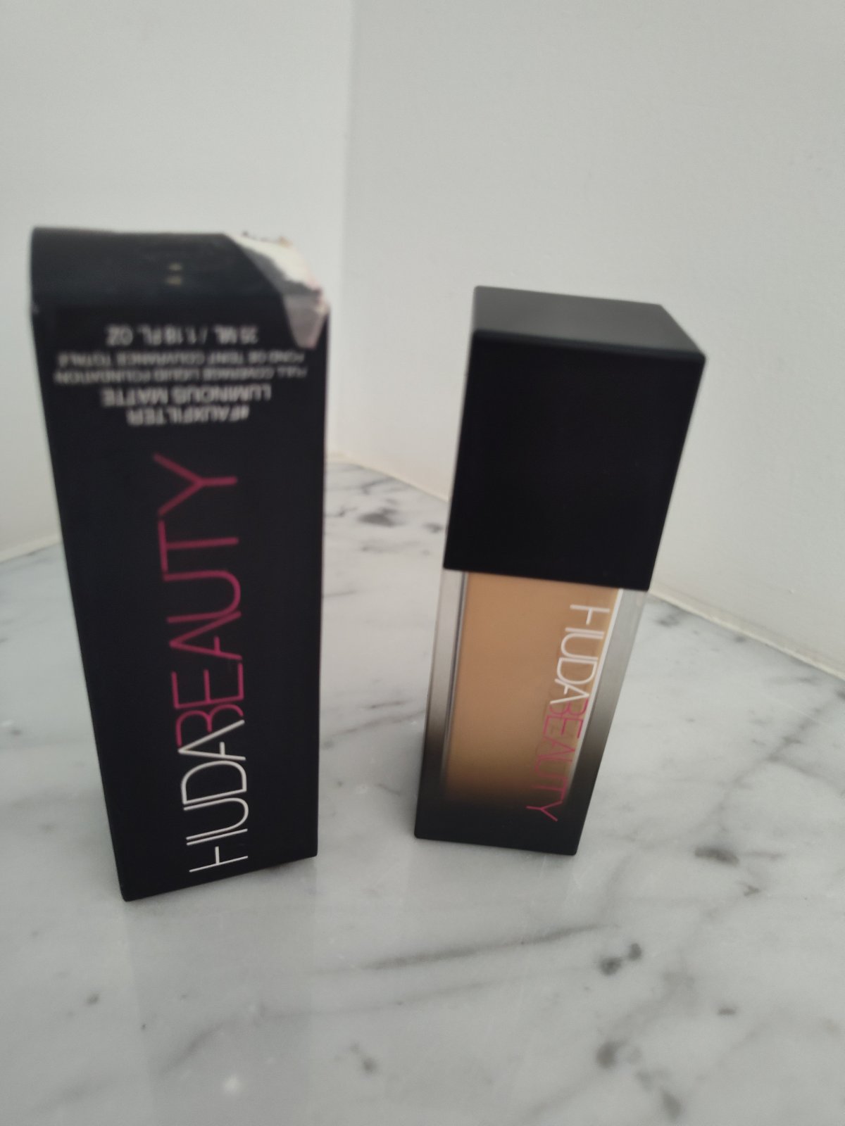 Fond de teint Huda beauty 