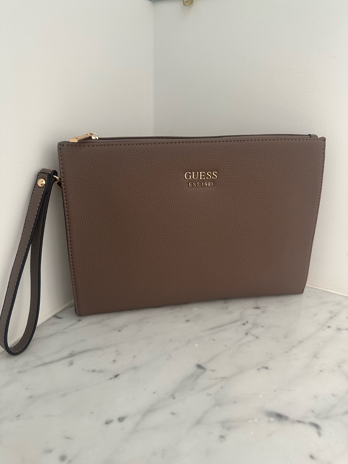 Pochette guess